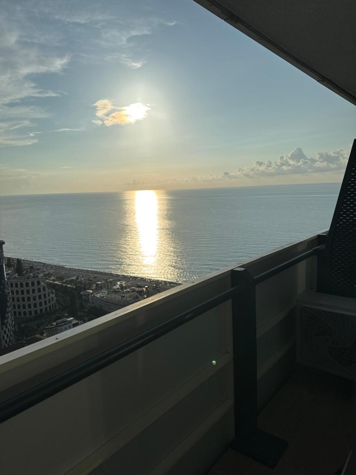Orbi City Panorama Vip Apartment Batumi Luaran gambar